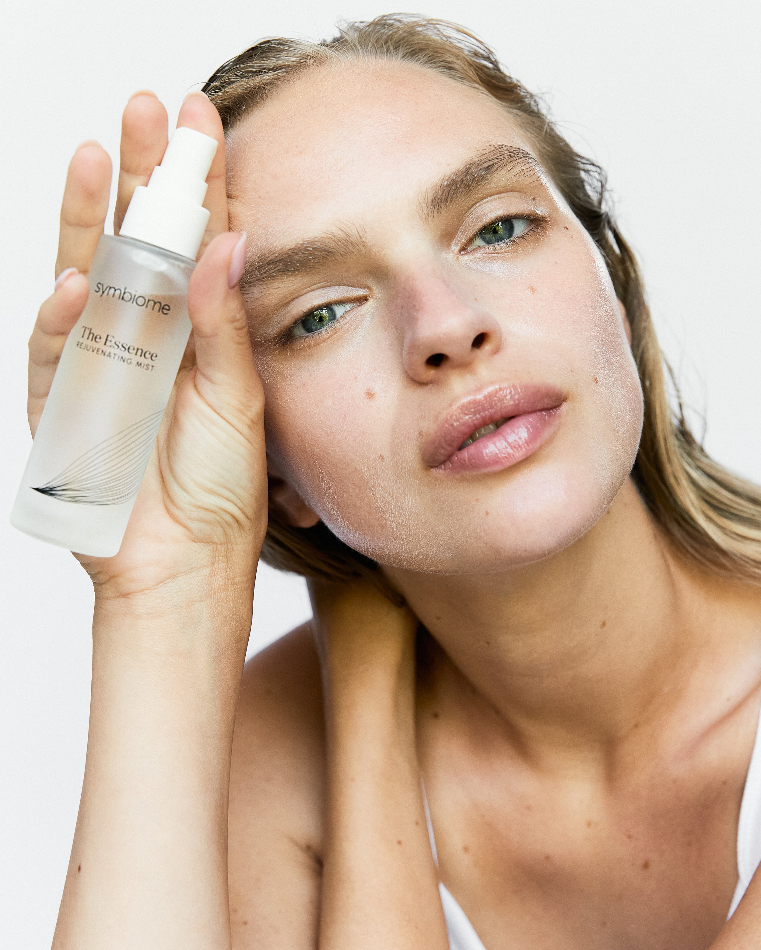 The Essence Rejuvenating Mist